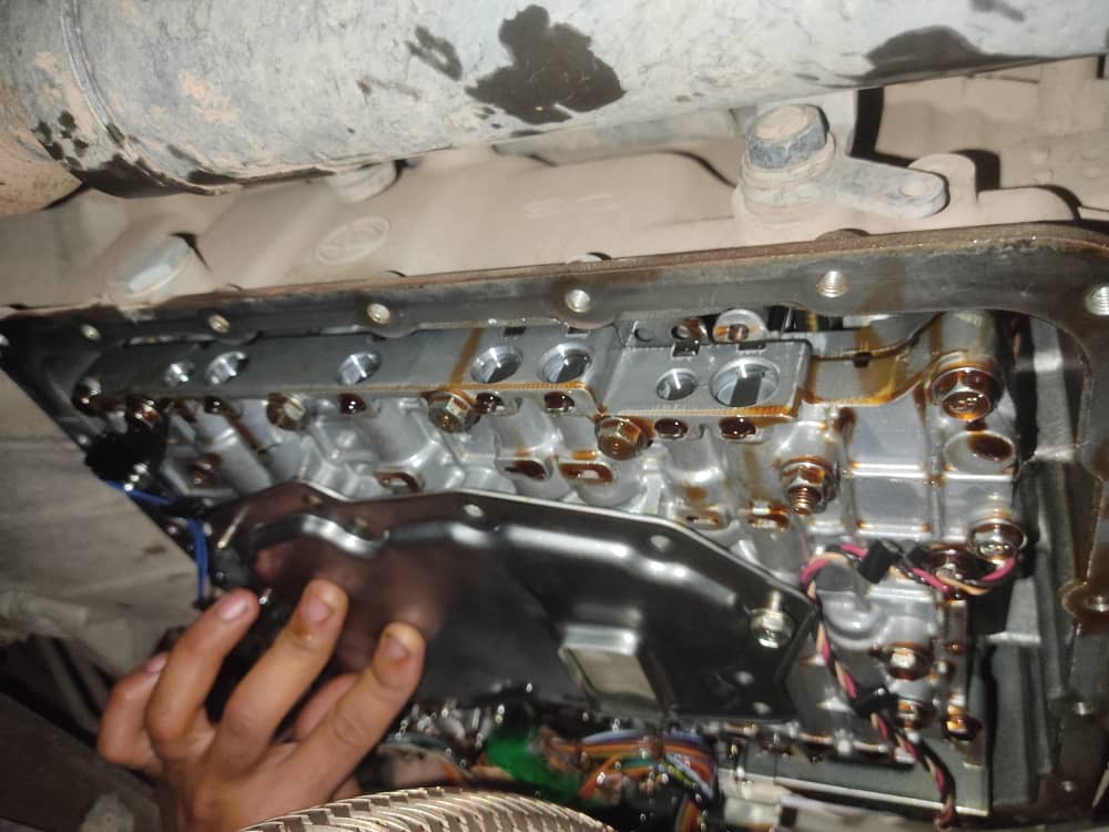 تعویض روغن و فیلتر گیربکس اتوماتیک